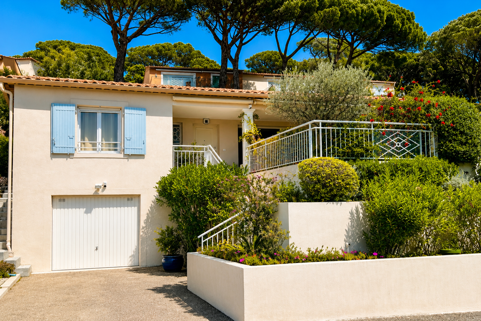 3 pièces avec terrasse et garage à Sainte Maxime à vendre en dernier étage – Image 3