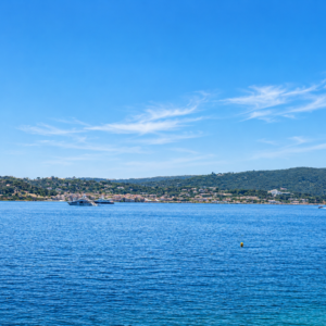 3 pièces avec terrasse et garage à Sainte Maxime face au Port avec vue mer panoramique