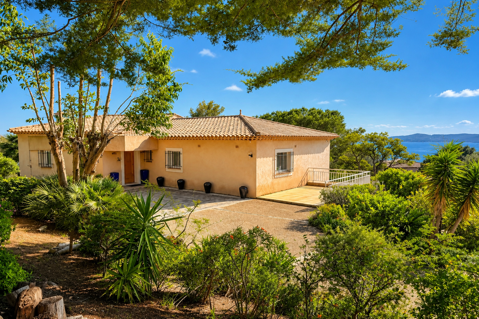 Propriété 6 pièces à vendre Le Lavandou Aiguebelle vue mer panoramique – Image 4