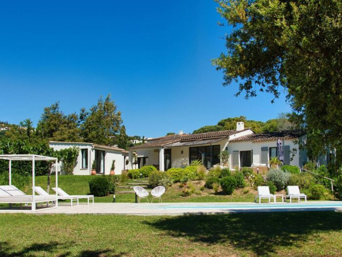 Villa de plain-pied à vendre avec vue mer proche des plages à Grimaud Guerrevieille
