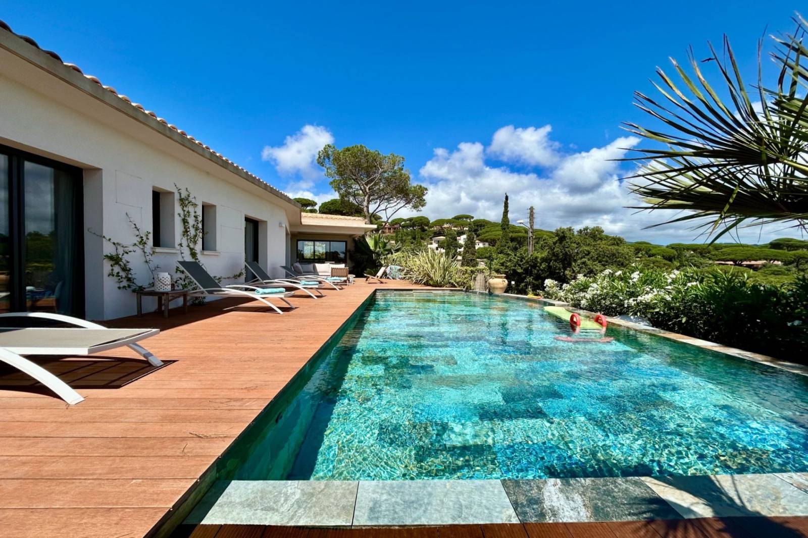 Villa contemporaire vue mer panoramique Sainte Maxime Vierge Noire / Sémaphore – Image 4