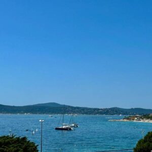 Propriété contemporaine avec vue mer à vendre, à proximité du centre-ville de Sainte Maxime