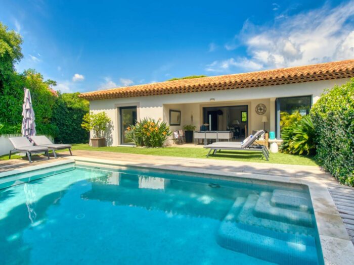 Villa récente 5 chambres à vendre à Sainte Maxime au Sémaphore