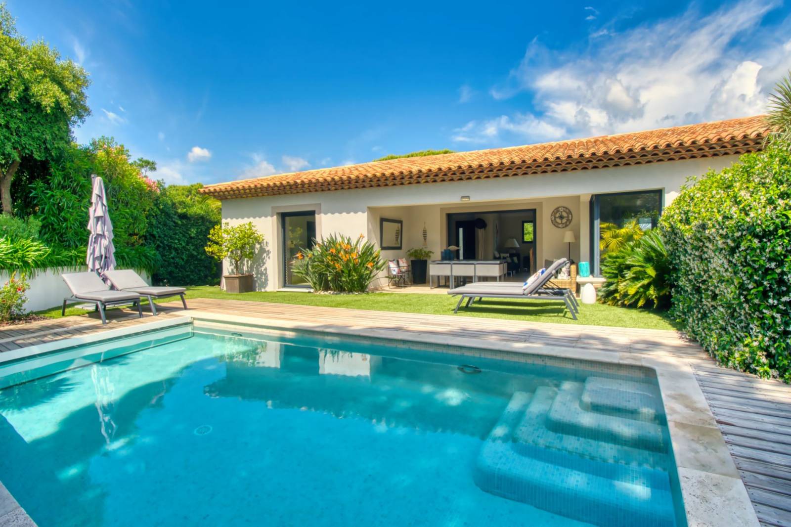 Villa récente 5 chambres à vendre à Sainte Maxime au Sémaphore