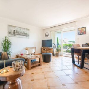 Appartement 4 pièces à la vente avec vaste terrasse à Sainte Maxime dans résidence avec pisicine