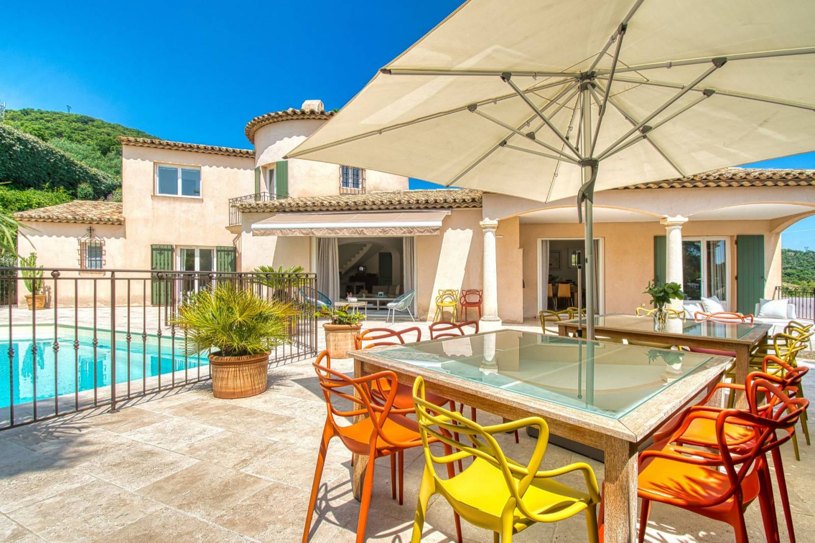 Propriété 6 pièces à vendre à Sainte Maxime La Croisette dans un domaine fermé – Image 2