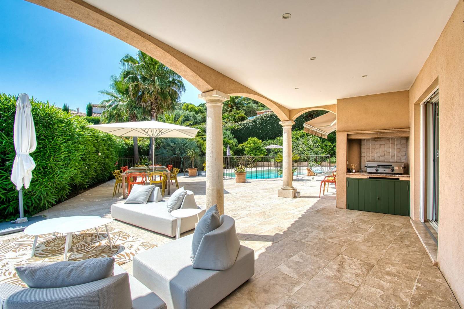 Propriété 6 pièces à vendre à Sainte Maxime La Croisette dans un domaine fermé – Image 4