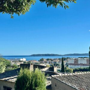 Villa 3 chambres avec vue mer, à Sainte Maxime avec piscine à débordement