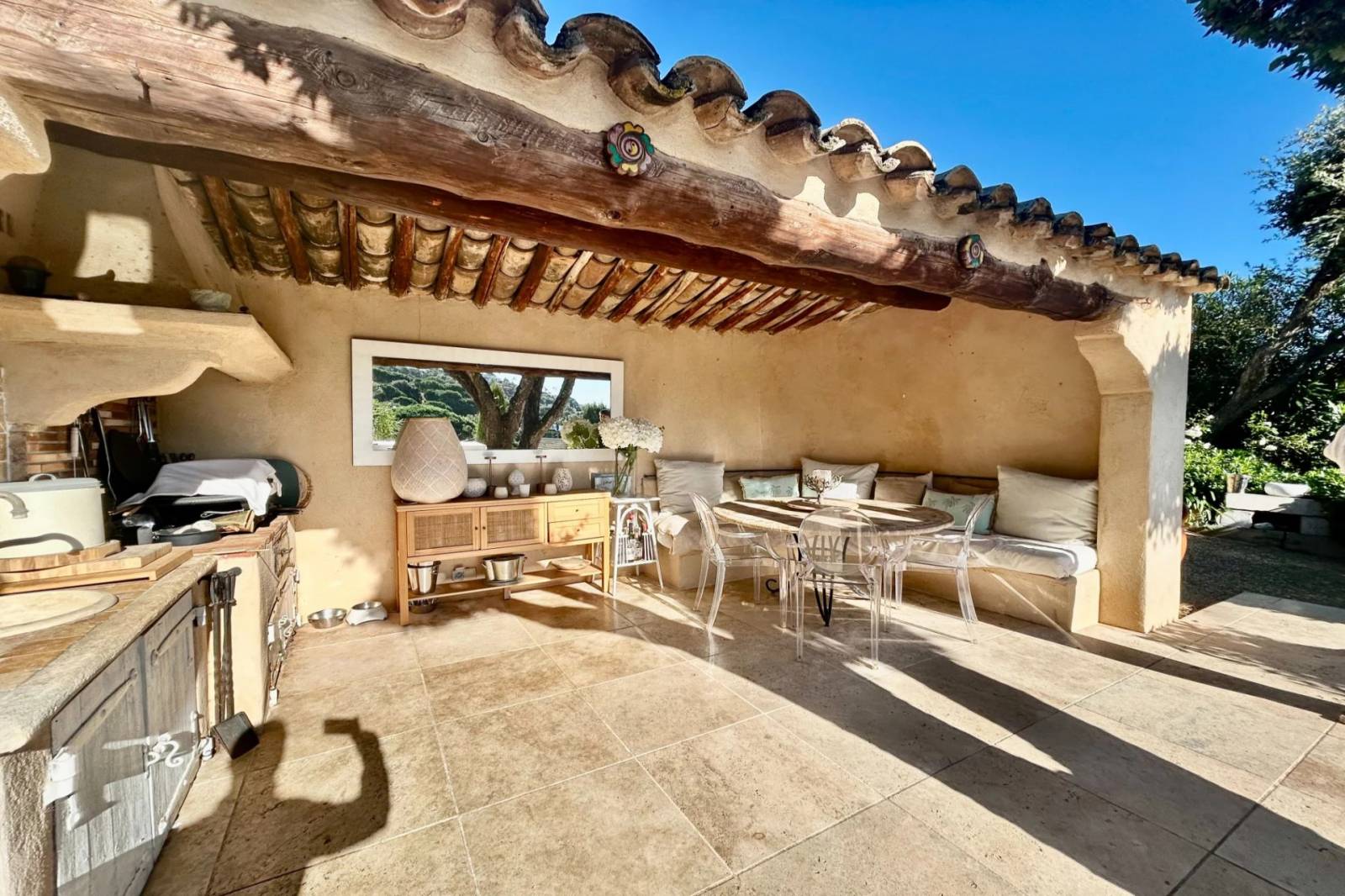 Villa 3 chambres avec vue mer, à Sainte Maxime avec piscine à débordement – Image 5