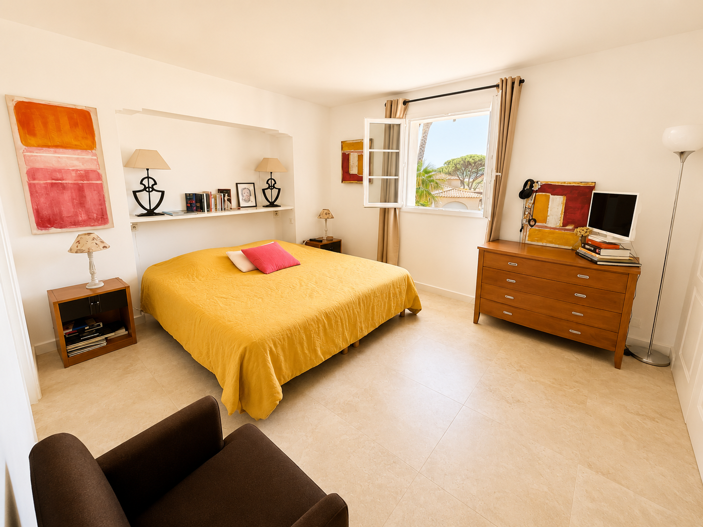 Villa individuelle avec piscine à à Sainte Maxime proche du centre dans un domaine fermé – Image 6