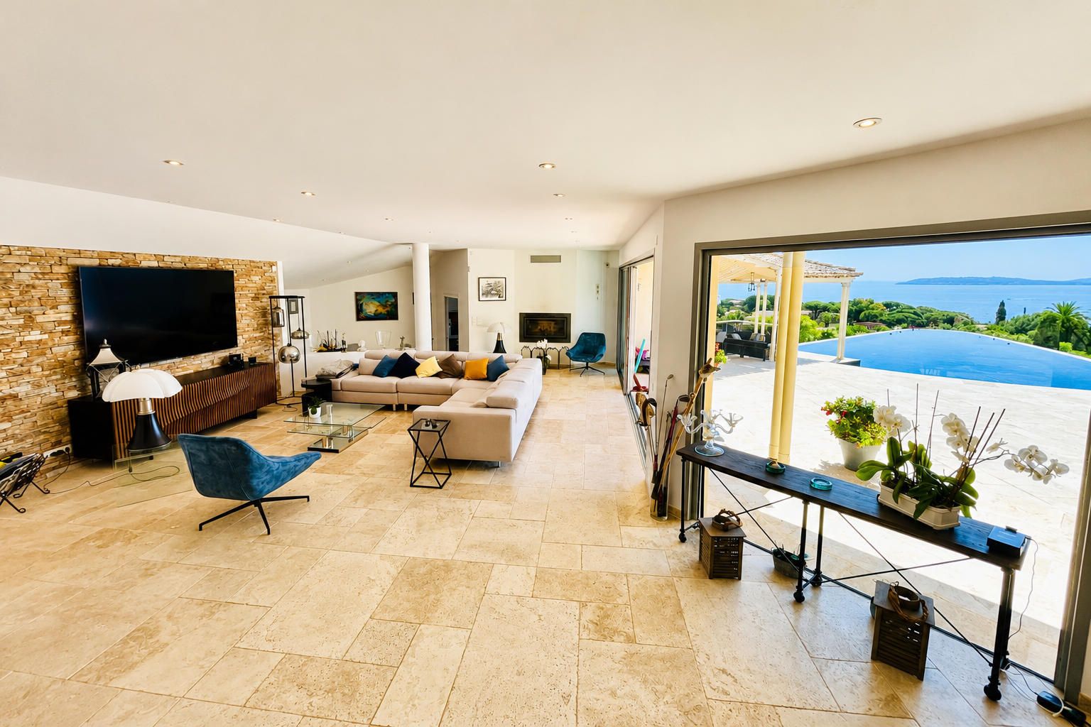 Propriété de prestige avec vue panoramique sur la mer Sainte Maxime Proche du centre – Image 6