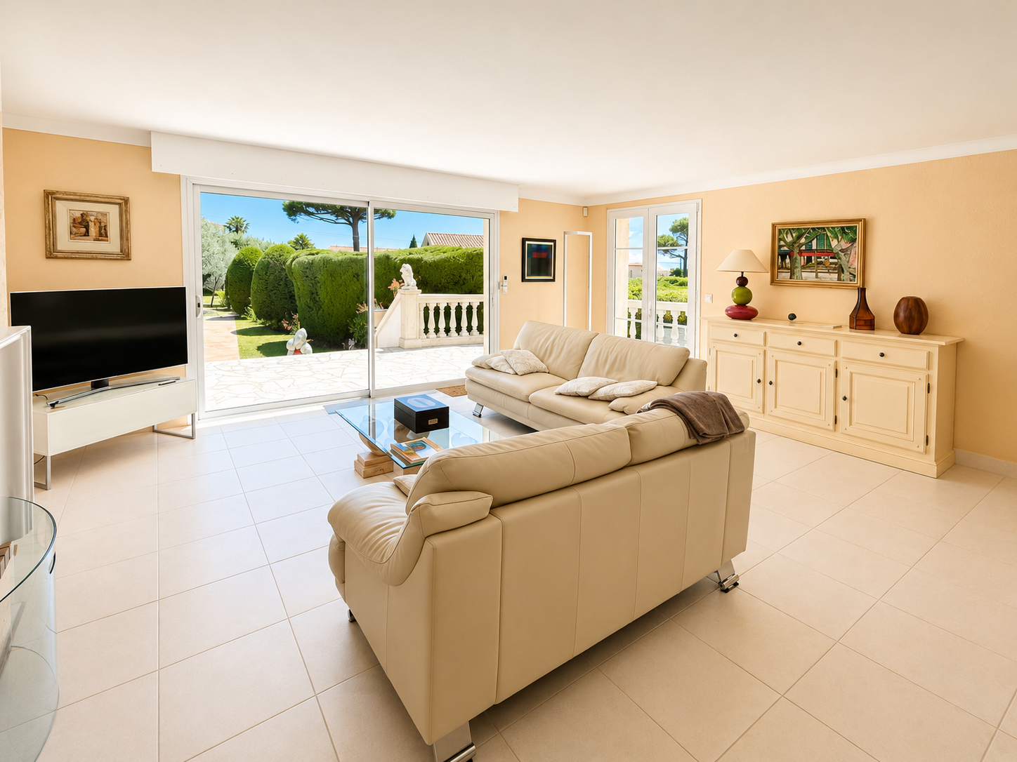 Villa 4 chambres avec piscine et 2 garages à Sainte Maxime le Sémaphore – Image 6