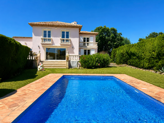 Villa 4 chambres avec piscine et 2 garages à Sainte Maxime le Sémaphore