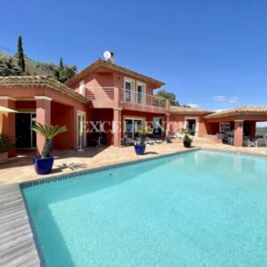 Villa 6 pièces avec vue mer panoramique à vendre dans domaine fermé de Sainte Maxime