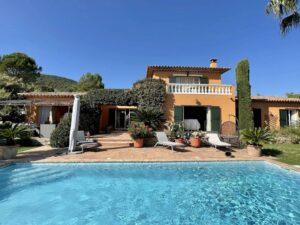 Villa 4 chambres avec piscine et 2 garages à Sainte Maxime La Croisette