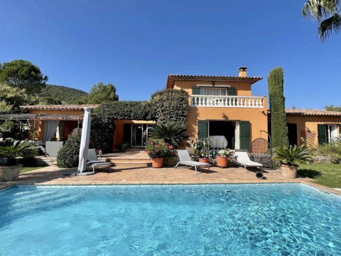 Villa 4 chambres avec piscine et 2 garages à Sainte Maxime La Croisette