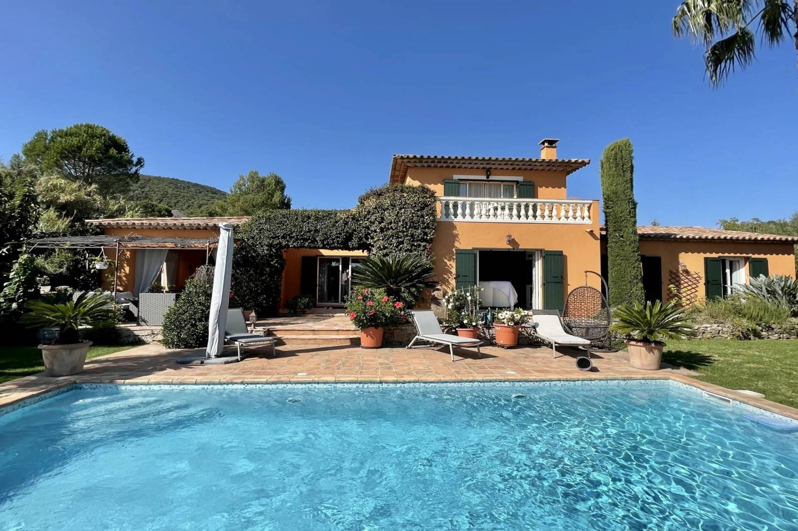 Villa 4 chambres avec piscine et 2 garages à Sainte Maxime La Croisette