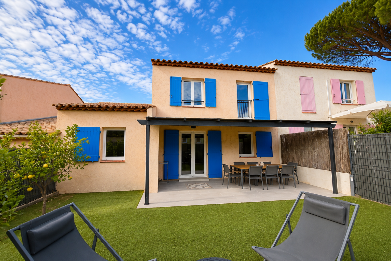Maison 4 chambres dans une résidence avec piscine à Sainte Maxime proche des plages de la Nartelle – Image 4
