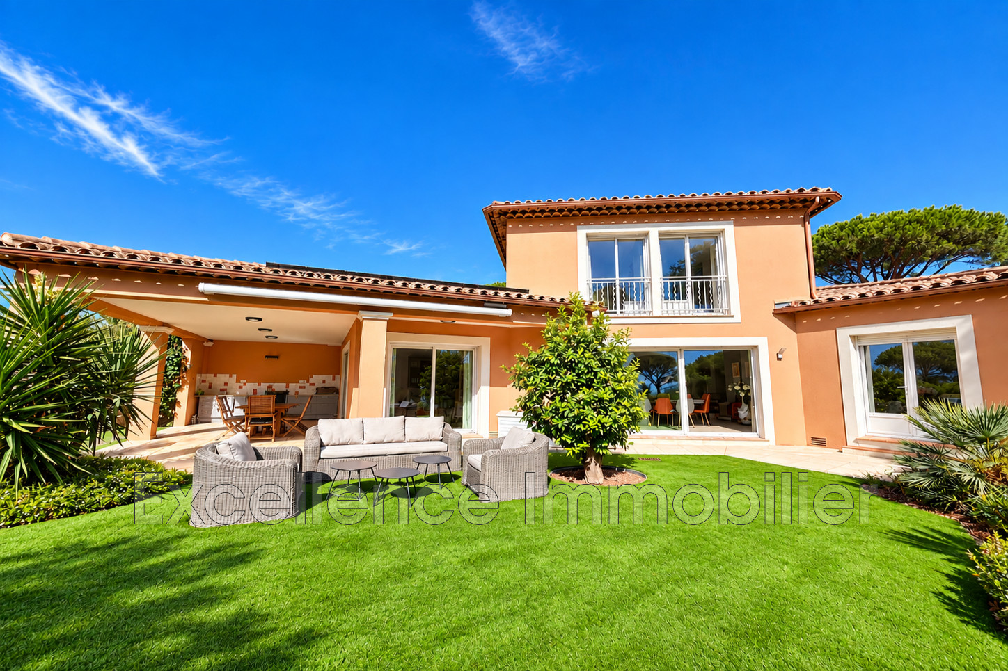 Villa 8 pièces à vendre à Sainte-Maxime – Image 2